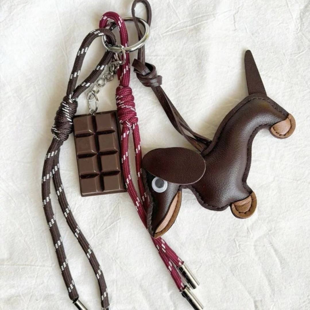 SAUSAGE DOG/ CHOCOLAT