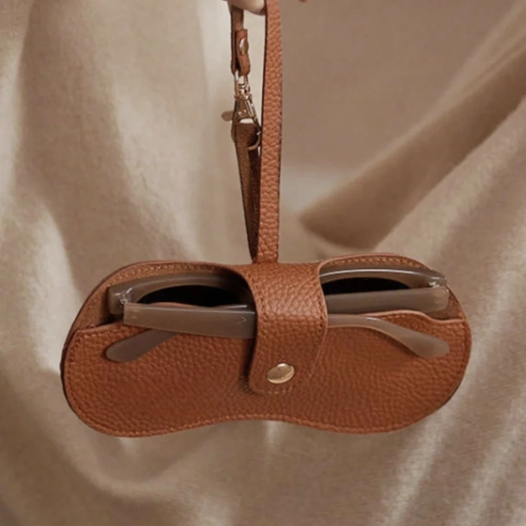 GLASSES / LIPSTICK STORAGE