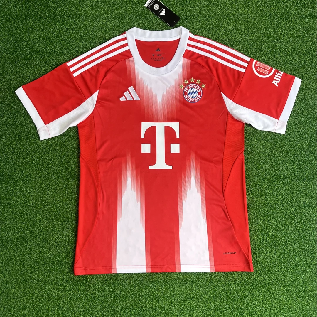 Bayern Munich Home 25/26 Fan
