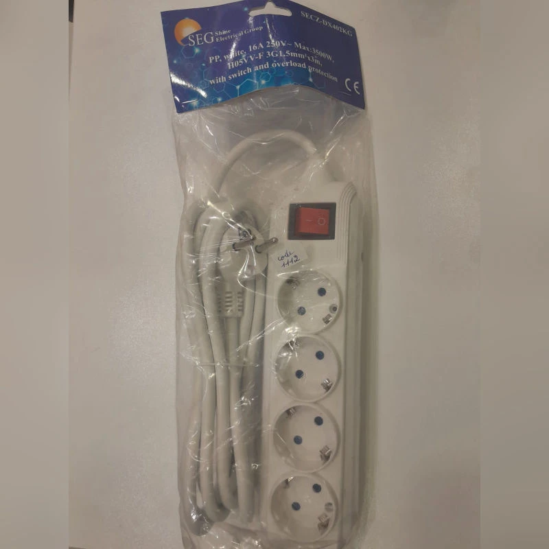 EG CADRE PRISE 4 SCHUKO FICHE +  SWITCH + CABLE 3M
