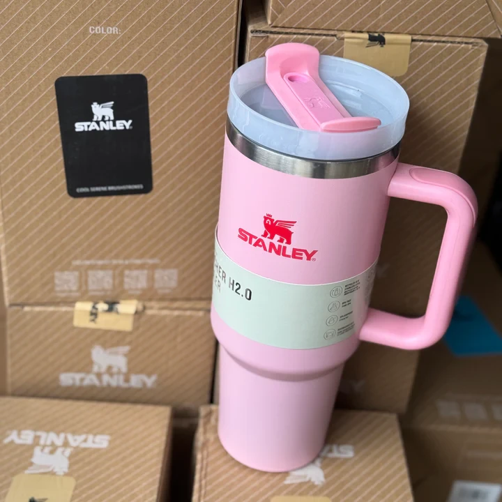 The Quencher H2.0 Flowstate™ Tumbler Stanley Cup - 7