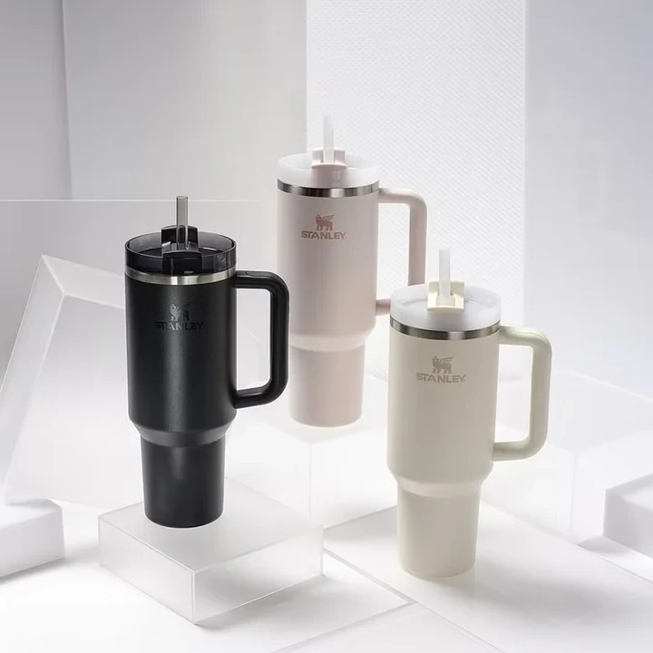 The Quencher H2.0 Flowstate™ Tumbler Stanley Cup - 6