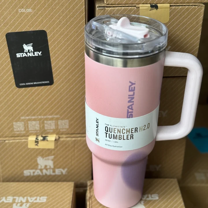 The Quencher H2.0 Flowstate™ Tumbler Stanley Cup - 10