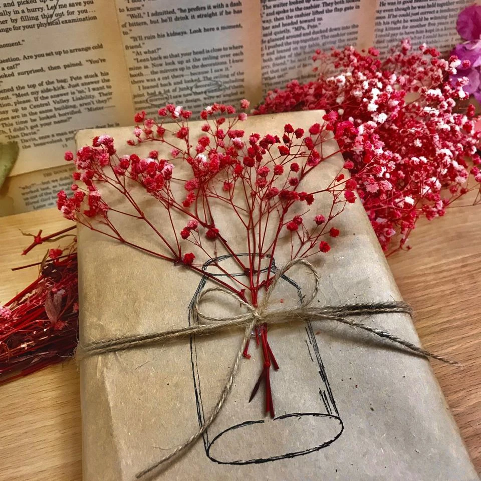 تغليف ورد أحمر