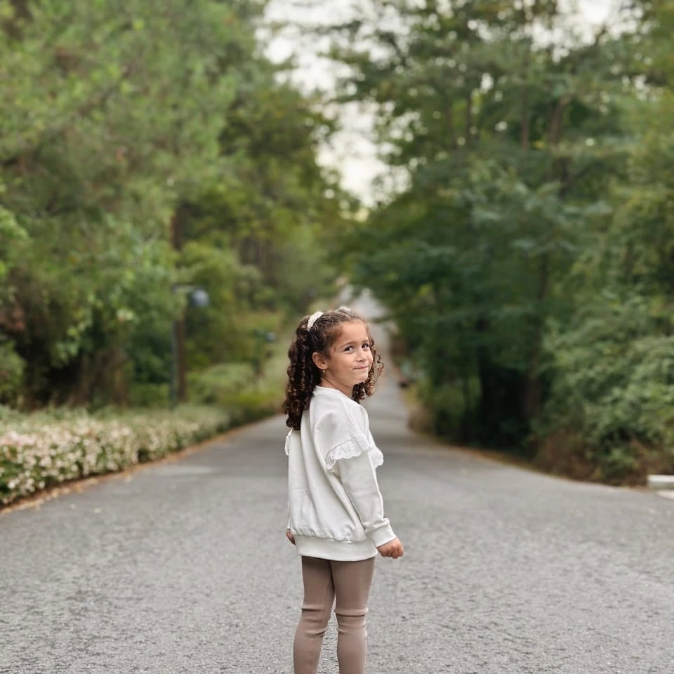 Sweatshirt & Bottom Frill Set - 2