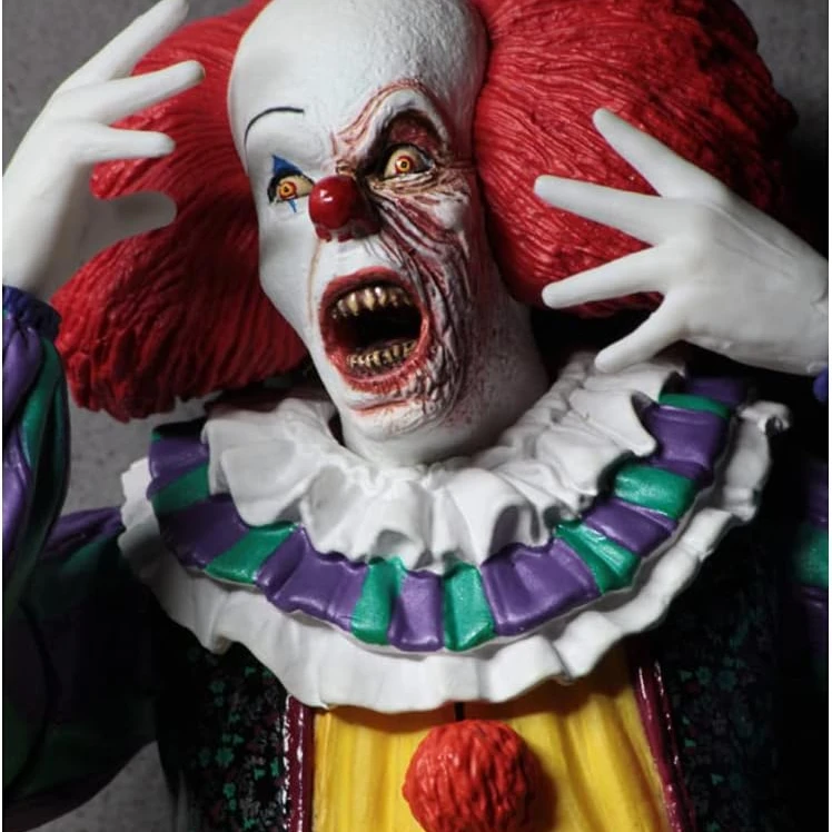 NECA IT (1990) – Pennywise Ultimate 7″ Scale Action Figure