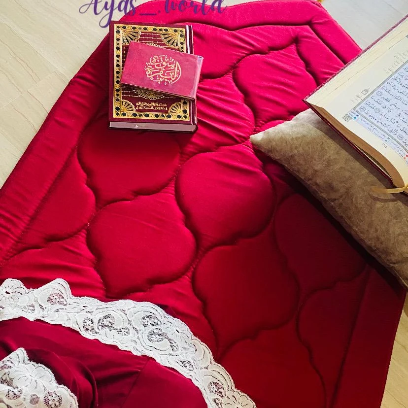 سجادة صلاة مبطنة طبية