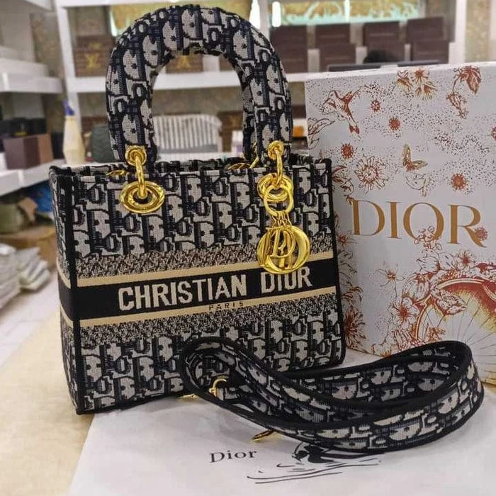 CHRISTI@N DIÔR Signature Embroided Lady Dior Bag - 6