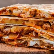 casadia sandwich (extra toum)