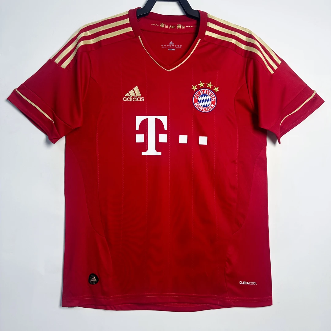 Bayern Home 12-13