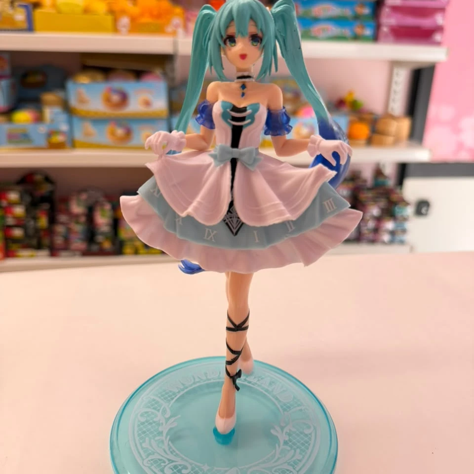 Hatsune Miku Wonderland Figure As Cinderella