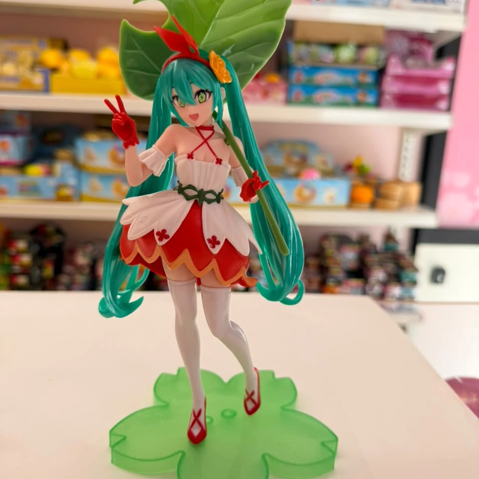 Hatsune Miku Wonderland Figure Based On The Thumbelina Fairy Tale