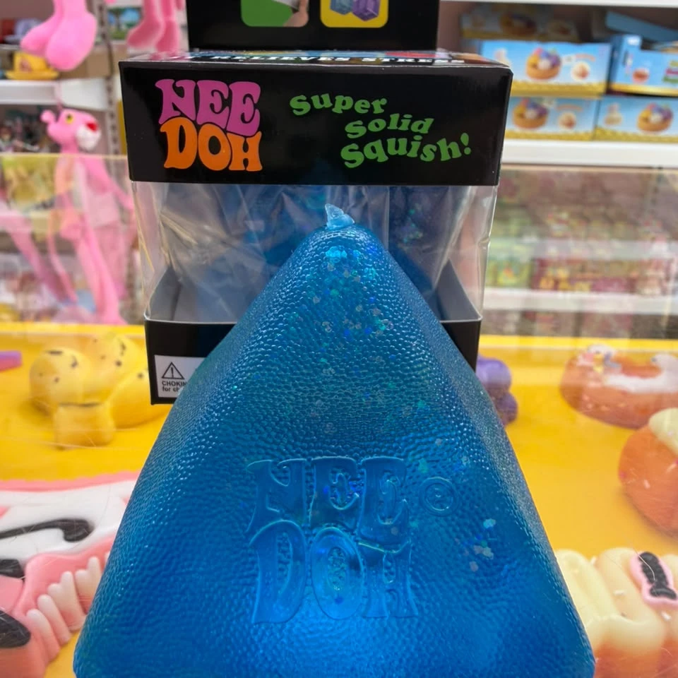 Needoh Glitter Pyramid Squishy - 2