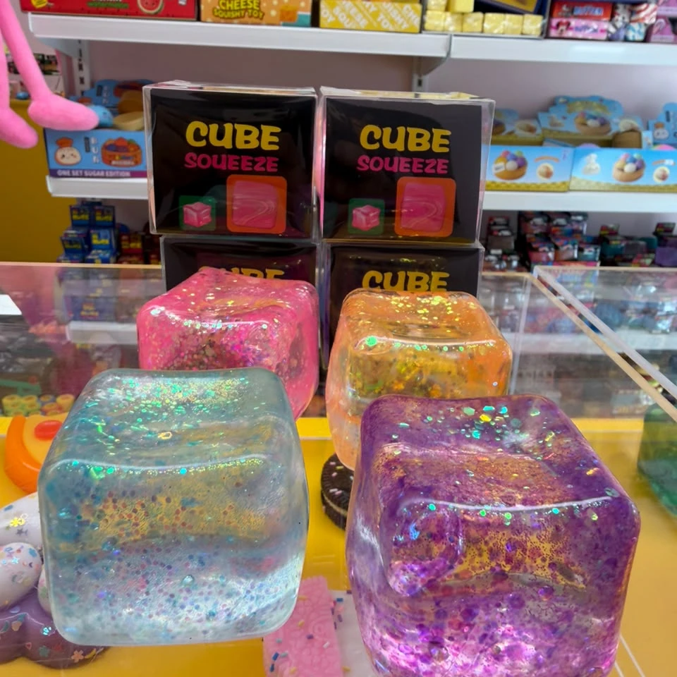 Cube Squeeze Glitter Cube