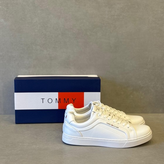 White shoes Tommy Hilfiger c51