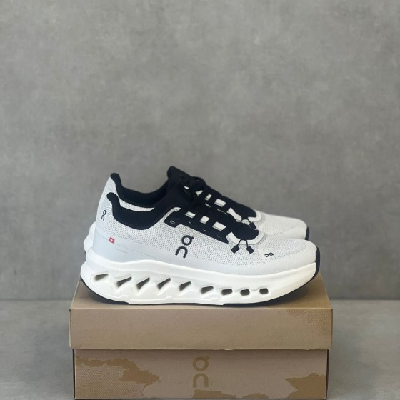 Shoes on cloud, white c54