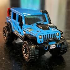 Hot Wheels 17 Jeep Wrangler - 1